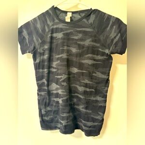 Athleta Girl tee